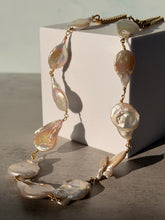 Cargar imagen en el visor de la galería, Collar Perla Barroca Natural
