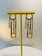 Cargar imagen en el visor de la galería, Aretes Cometa

