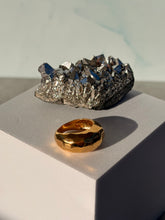 Cargar imagen en el visor de la galería, Anillo Bold Martillado
