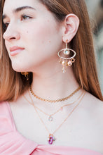 Cargar imagen en el visor de la galería, Collar de corcholata rosa.
