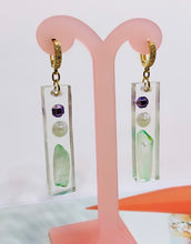 Cargar imagen en el visor de la galería, Aretes espacio verde
