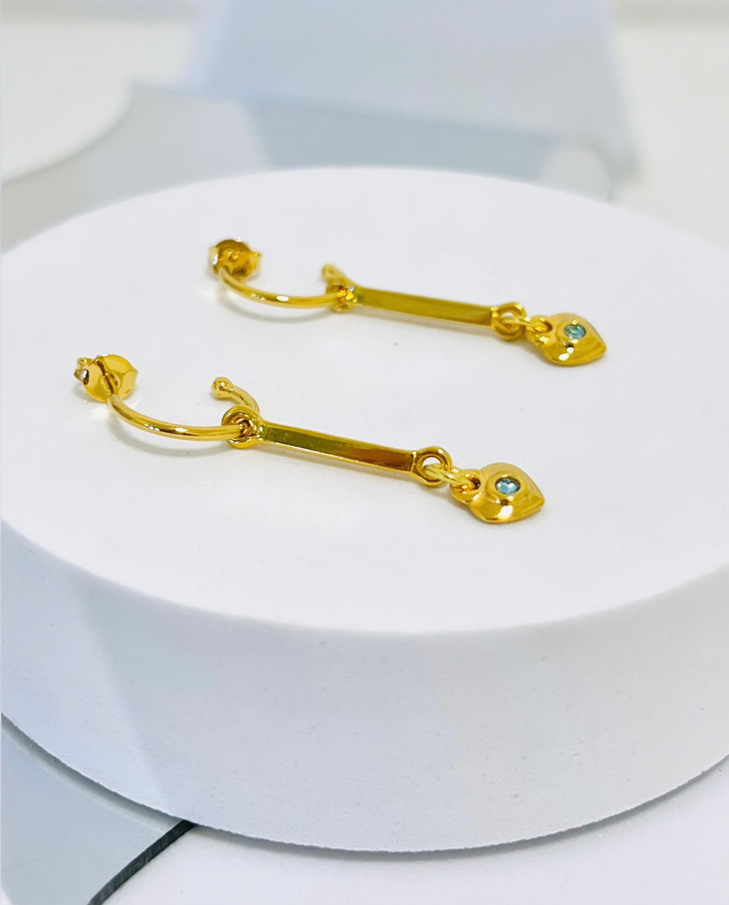 Arracadas barra lisa corazón