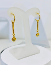 Cargar imagen en el visor de la galería, Arracadas barra lisa corazón
