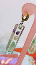 Cargar imagen en el visor de la galería, Aretes espacio verde
